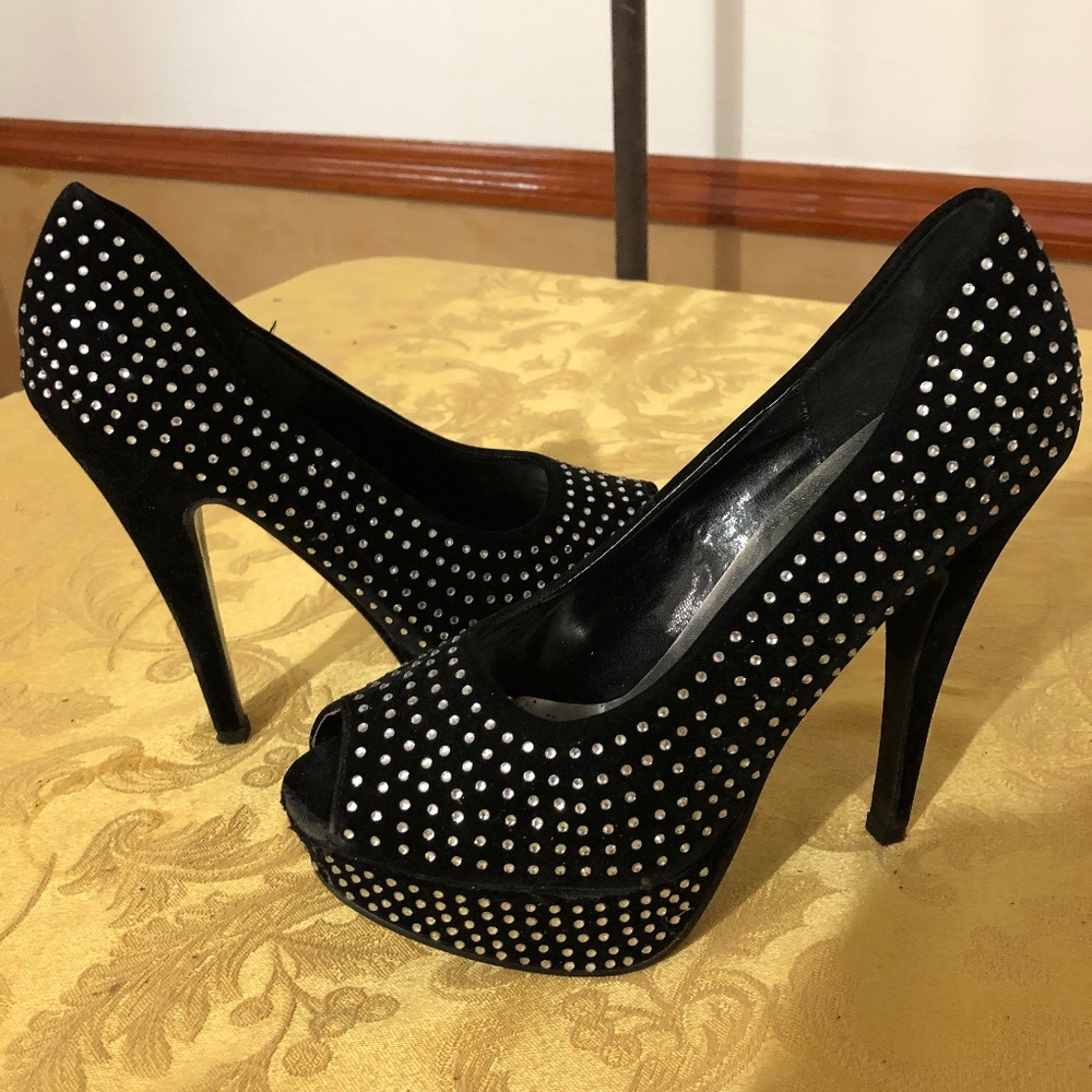 HIGH HEELS
